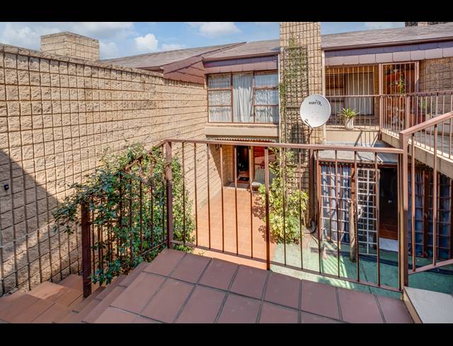 3 BEDROOM APARTMENT FOR SALE IN WINDSOR EAST